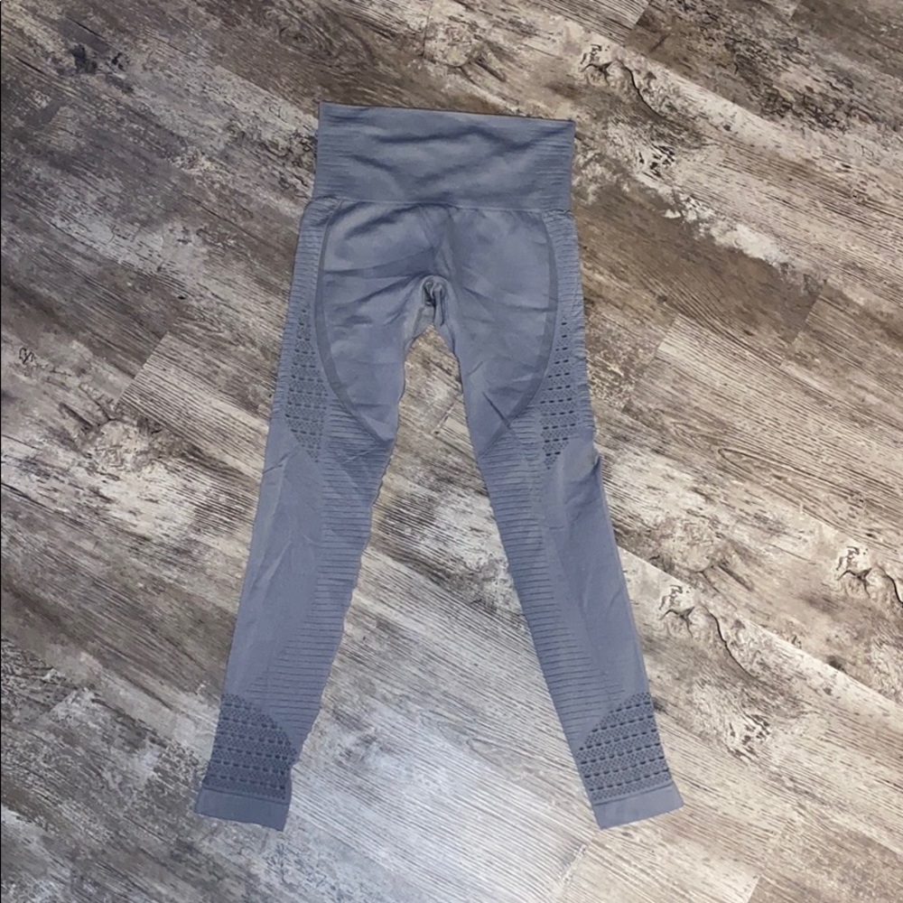 High waisted leggings